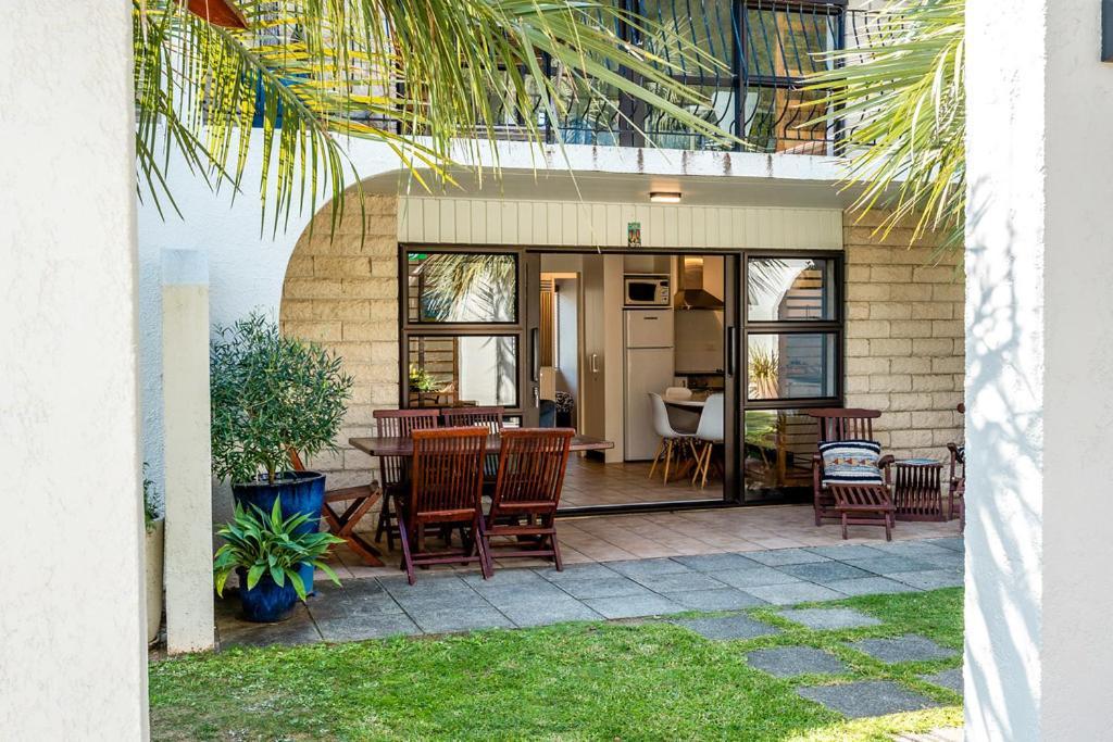 Onetangi Beach Apartments Εξωτερικό φωτογραφία