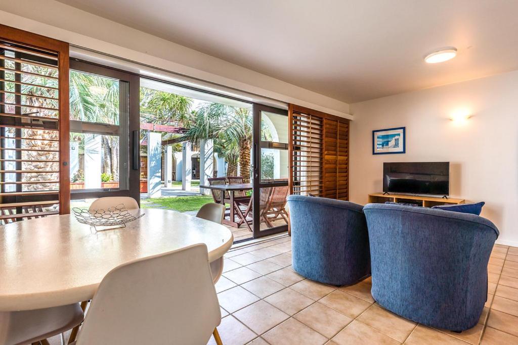 Onetangi Beach Apartments Εξωτερικό φωτογραφία