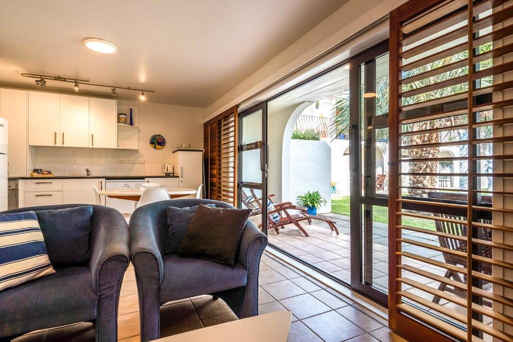 Onetangi Beach Apartments Εξωτερικό φωτογραφία